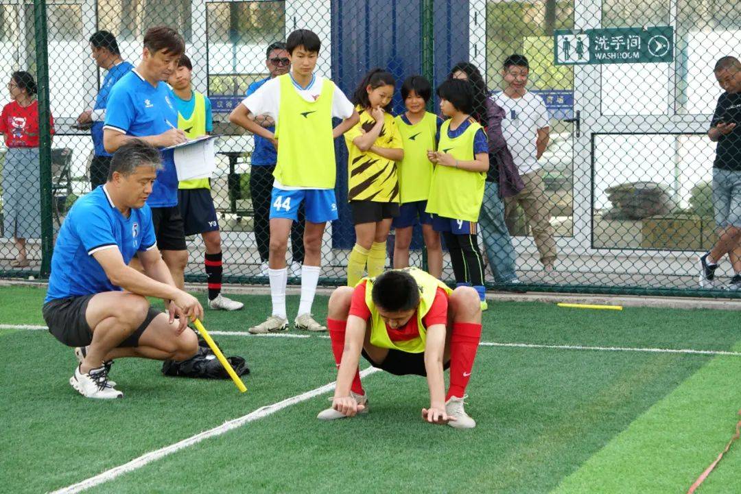 青训计划全面升级，助力我国足球青少年的全面成长