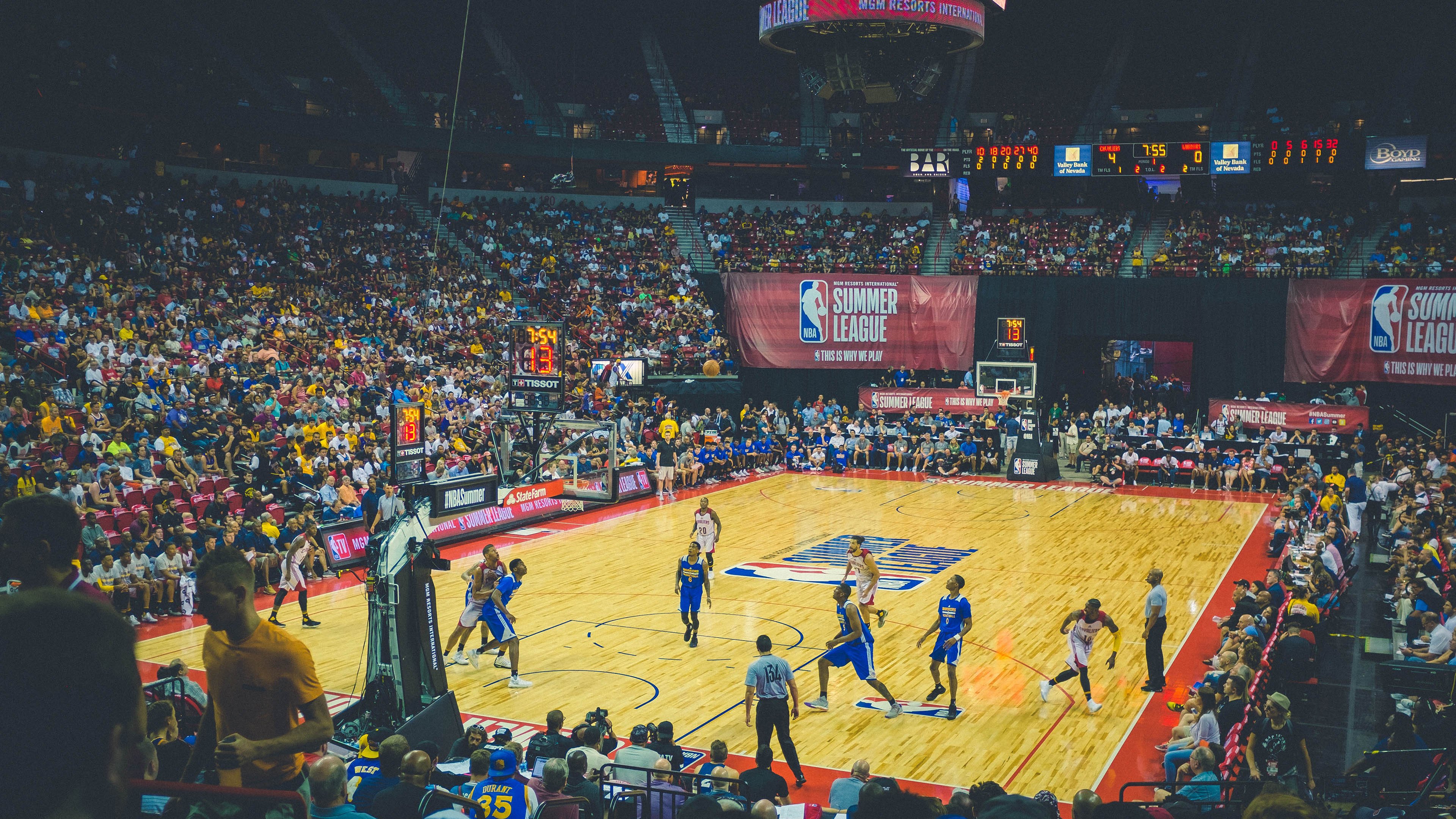 开云体育场-观众投票：最期待的比赛局面，观众现场投票